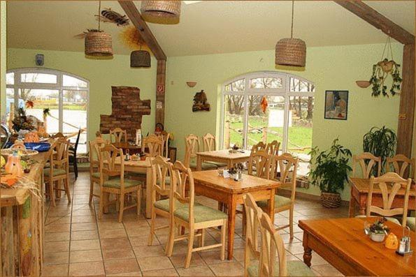 Landhotel Zum Honigdieb Ribnitz-Damgarten Exteriör bild