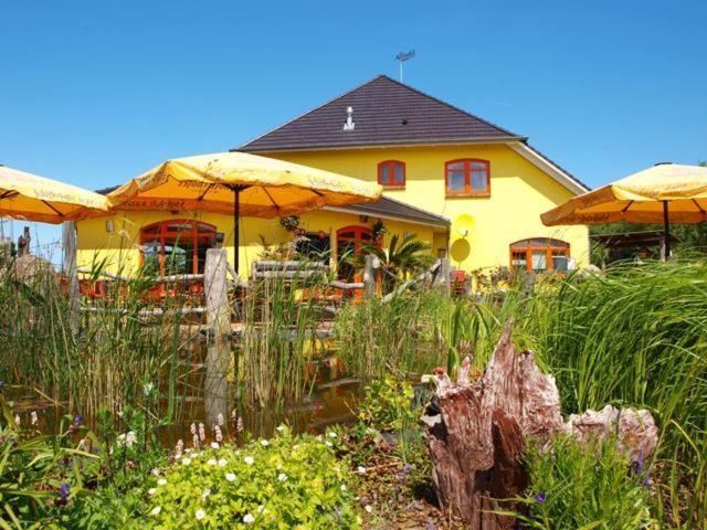 Landhotel Zum Honigdieb Ribnitz-Damgarten Exteriör bild